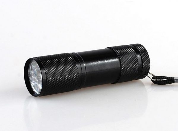 UV紫光手電筒 88x26mm